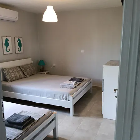 Elizabeth's Apartment2