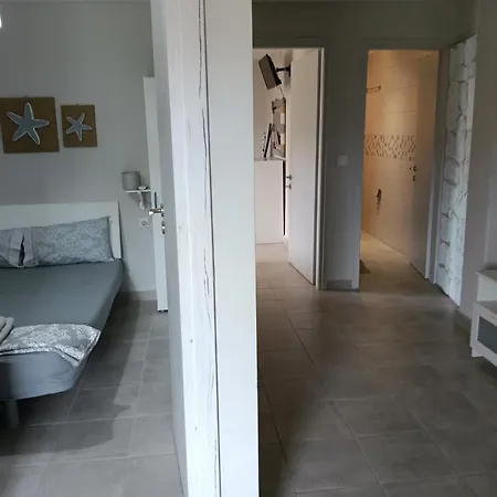 Elizabeth's Apartment2 *