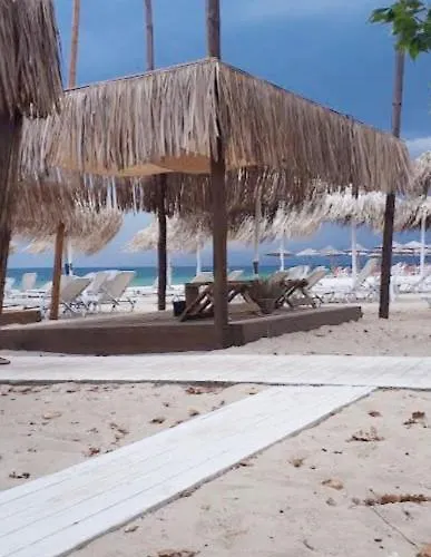 Elizabeth's Apartment2 Ofrínion