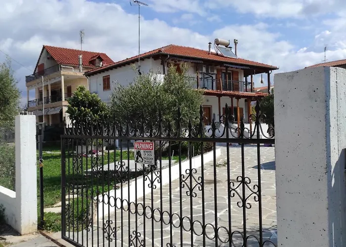 Elizabeth's Apartment2 *